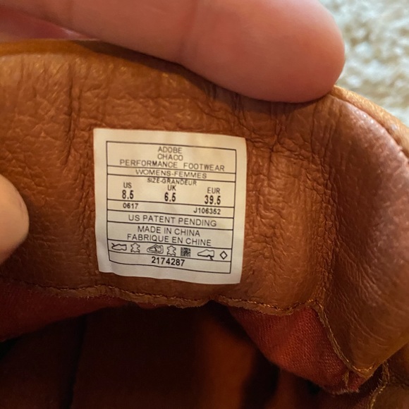 SOLD:Chaco women’s waterproof hiking boot - Picture 4 of 6